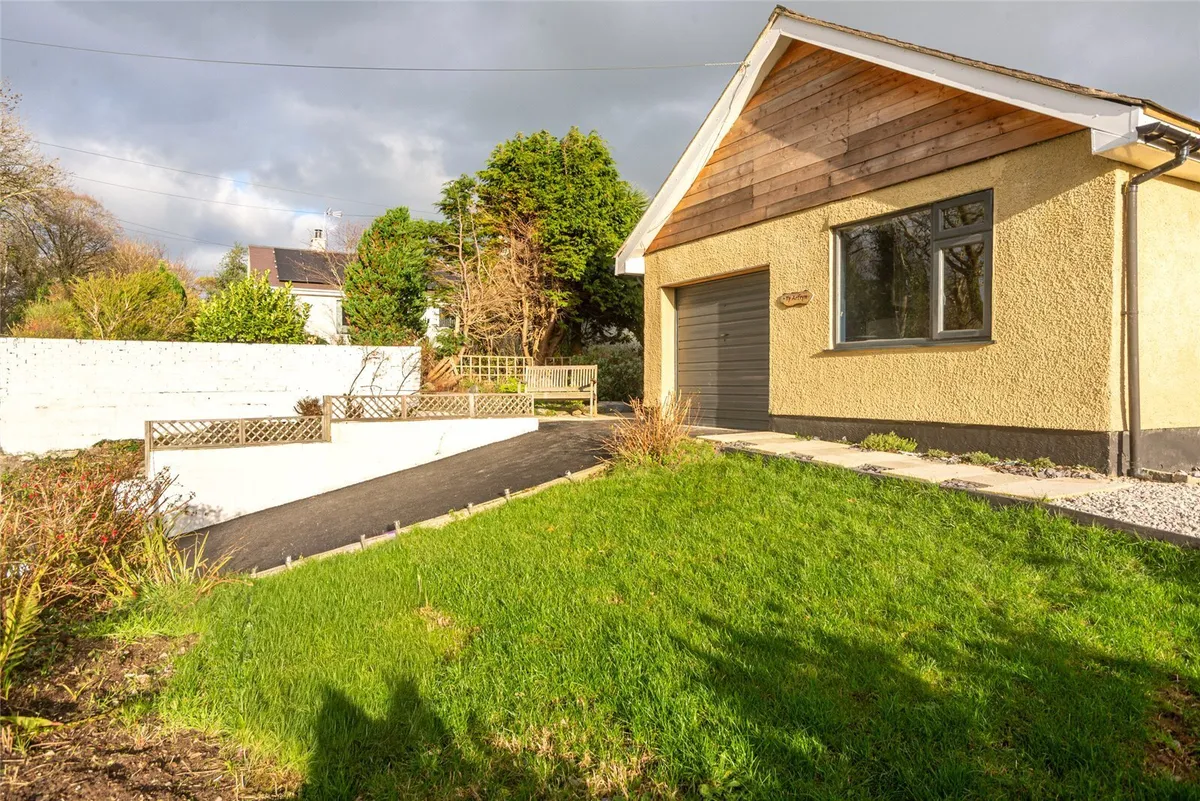 Pentrefelin, Amlwch, Isle of Anglesey, LL68