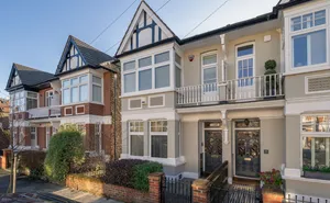 Whitehall Gardens, Acton, W3, Acton
