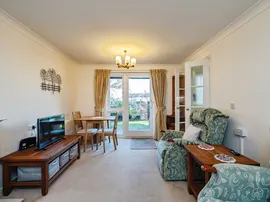 Hanbury Court, Thetford thumb 3