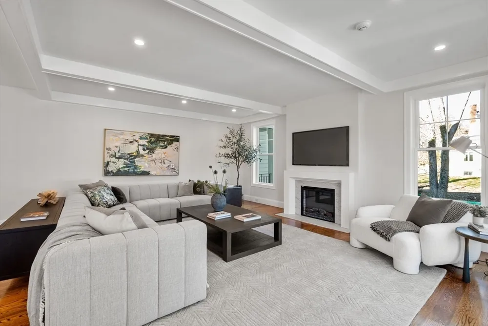 201 Lowell Rd, Wellesley, MA 02481