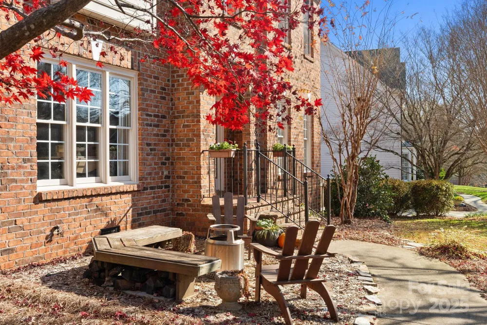 4855 Century Oaks Ln, Winston-Salem, NC 27106