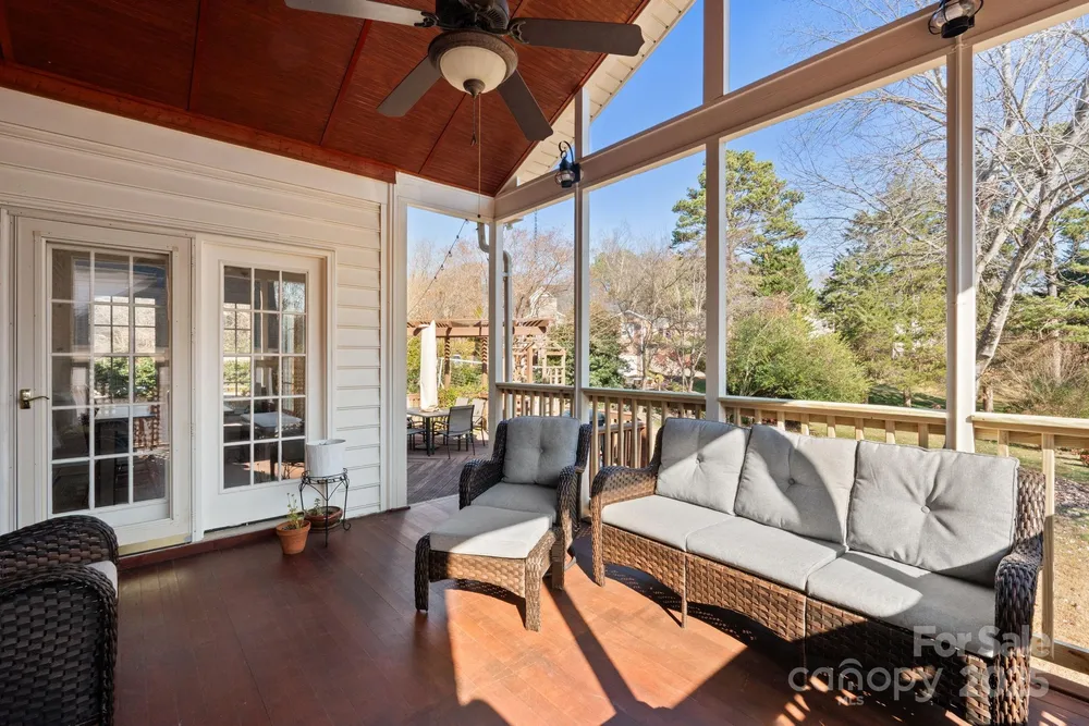 4855 Century Oaks Ln, Winston-Salem, NC 27106