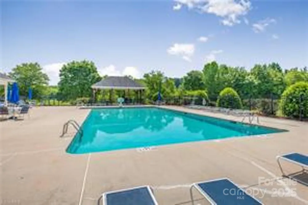 4855 Century Oaks Ln, Winston-Salem, NC 27106