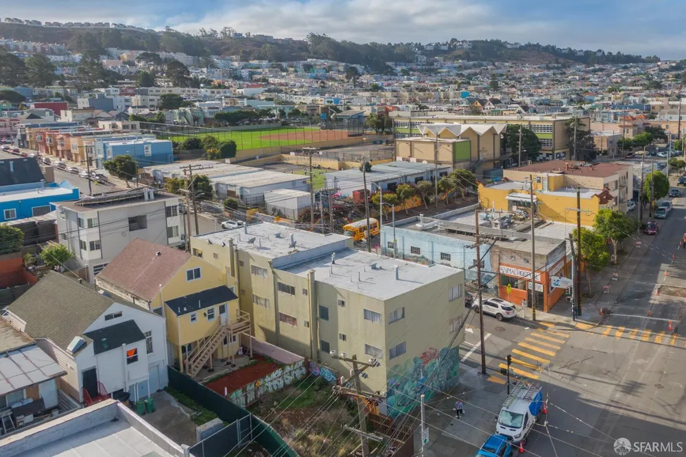 1 Lowell St, San Francisco, CA 94112