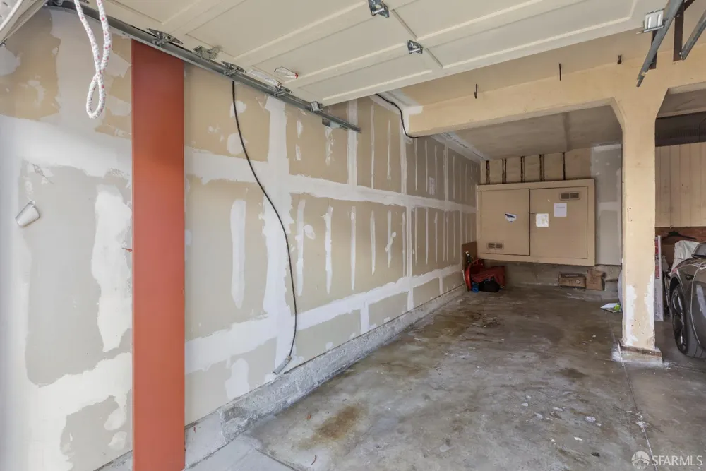 1 Lowell St, San Francisco, CA 94112