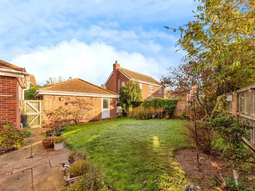 Langford Gardens, Granthamphoto