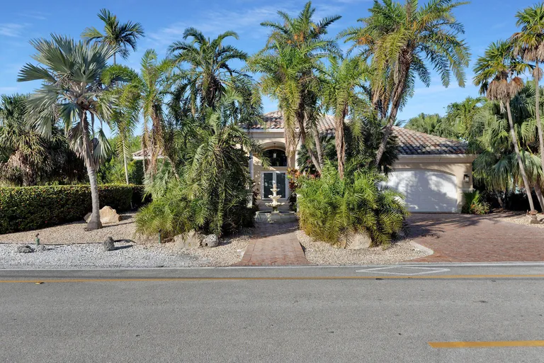 125 13th St, Key Colony Beach, FL 33051