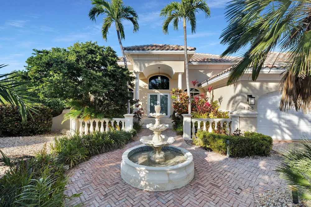 125 13th St, Key Colony Beach, FL 33051