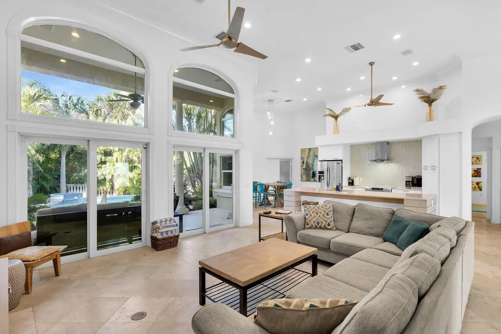 125 13th St, Key Colony Beach, FL 33051
