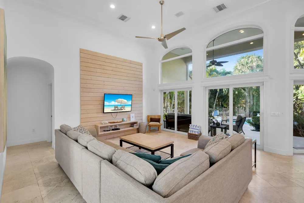 125 13th St, Key Colony Beach, FL 33051