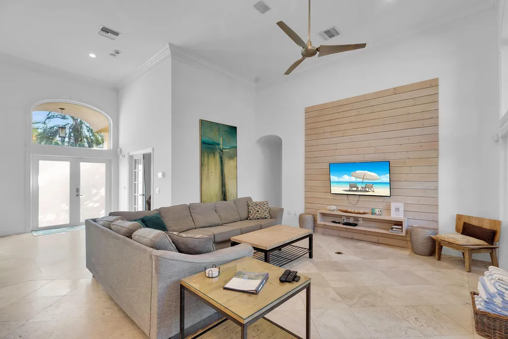 125 13th St, Key Colony Beach, FL 33051