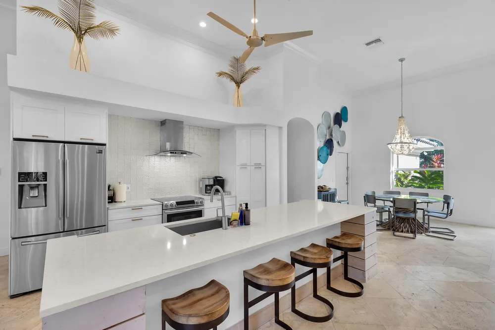 125 13th St, Key Colony Beach, FL 33051
