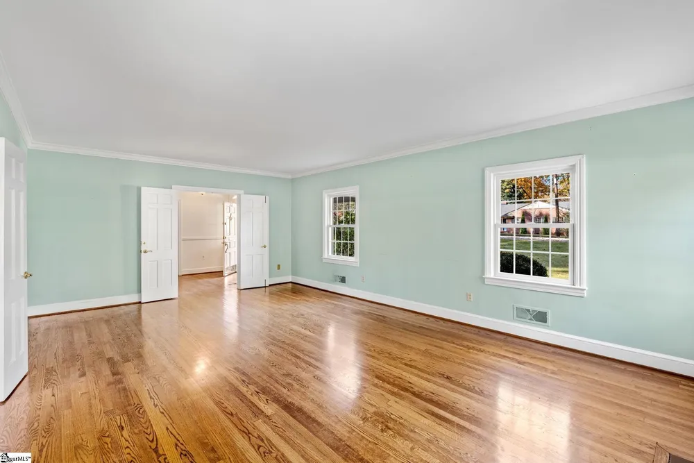 122 Lakecrest Dr, Greenville, SC 29609