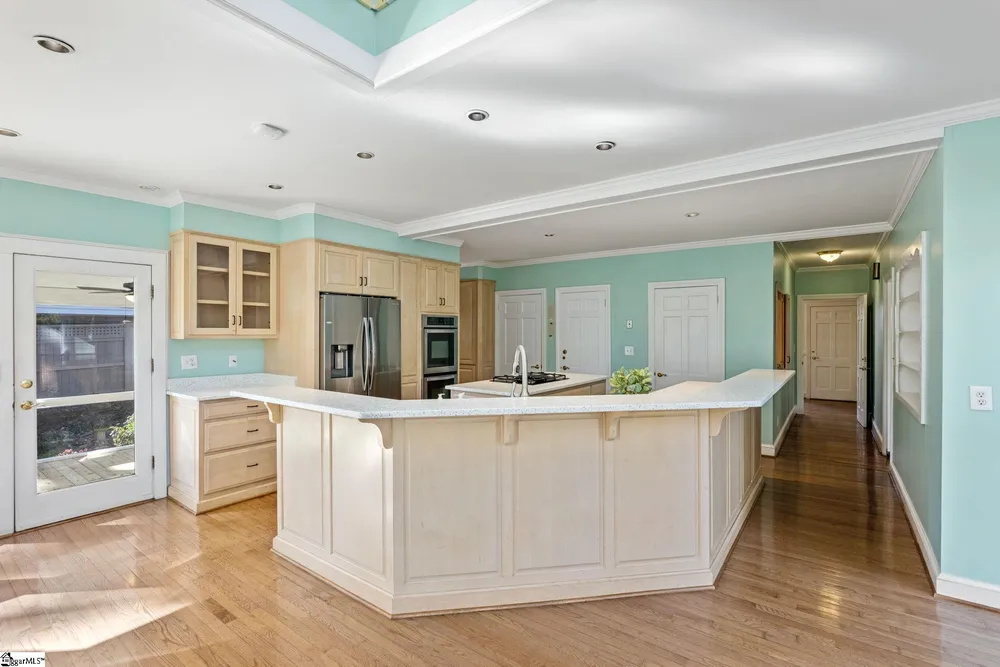 122 Lakecrest Dr, Greenville, SC 29609