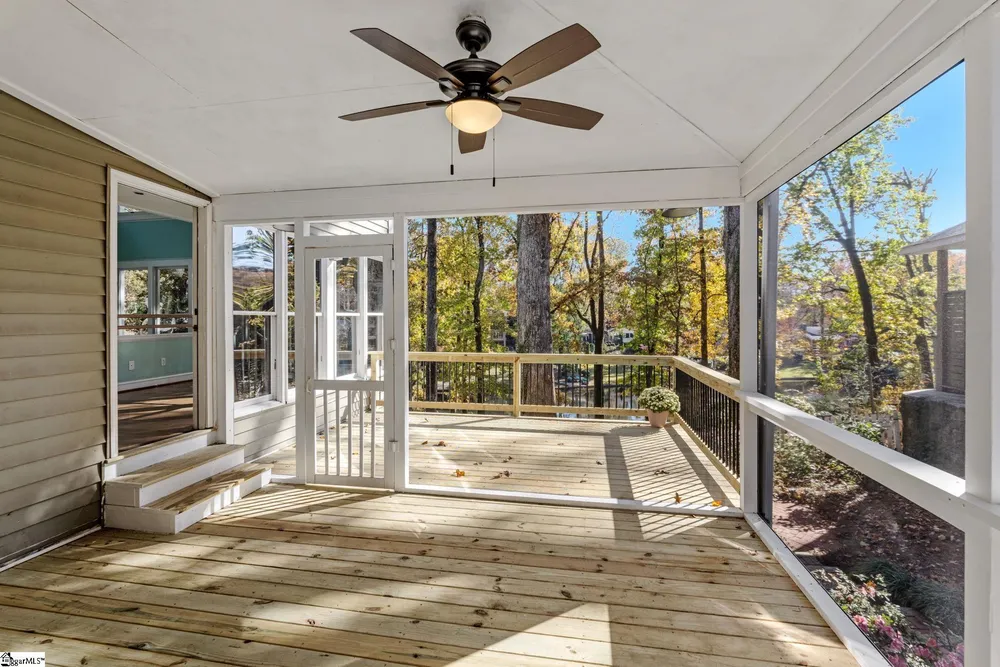 122 Lakecrest Dr, Greenville, SC 29609