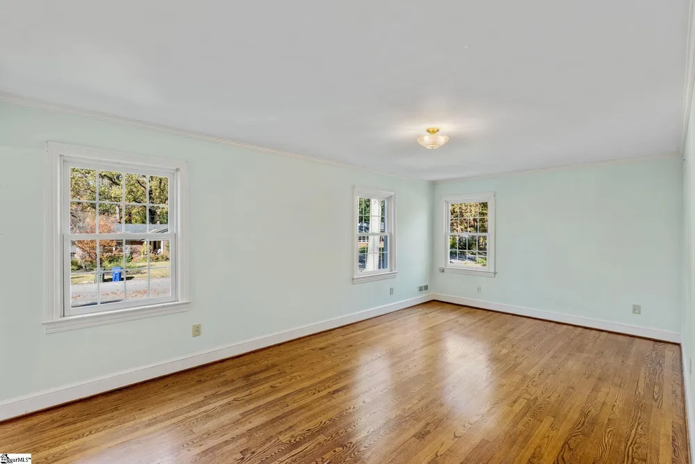 122 Lakecrest Dr, Greenville, SC 29609