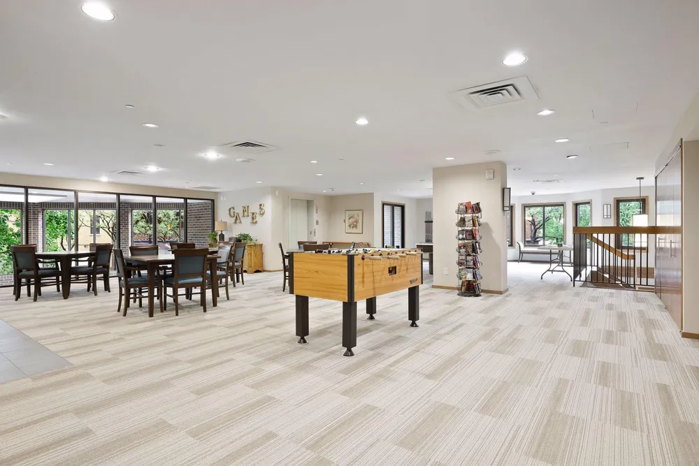 1235 Yale Pl, Minneapolis, MN 55403