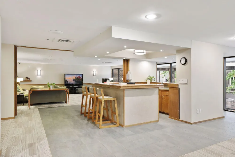 1235 Yale Pl, Minneapolis, MN 55403