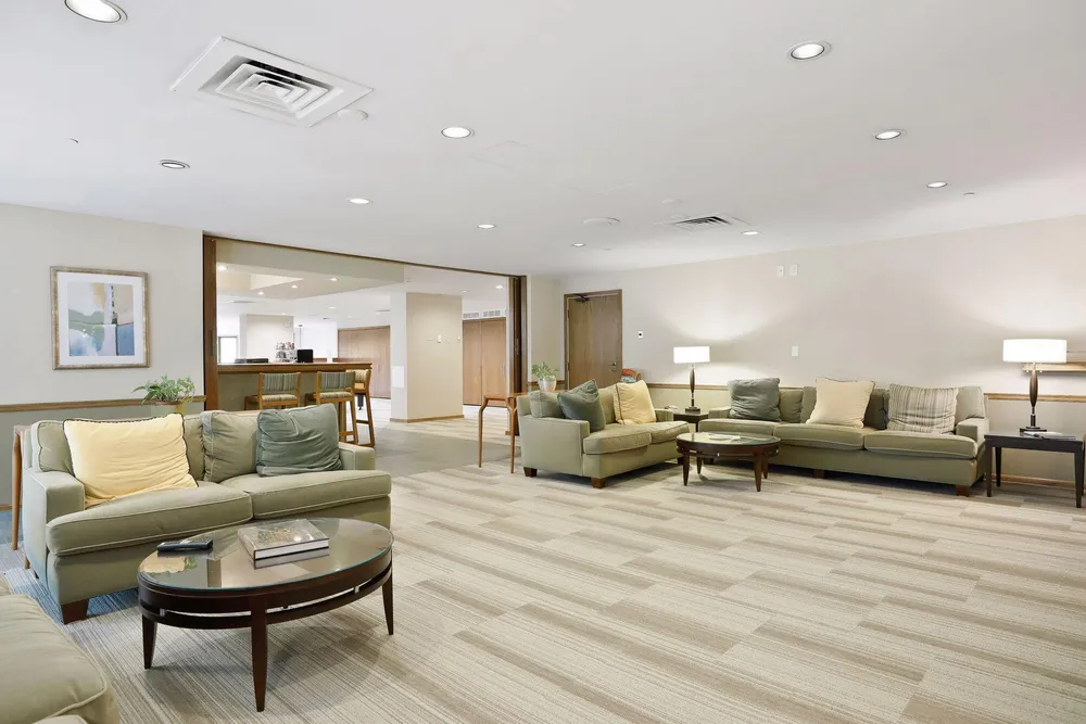 1235 Yale Pl, Minneapolis, MN 55403