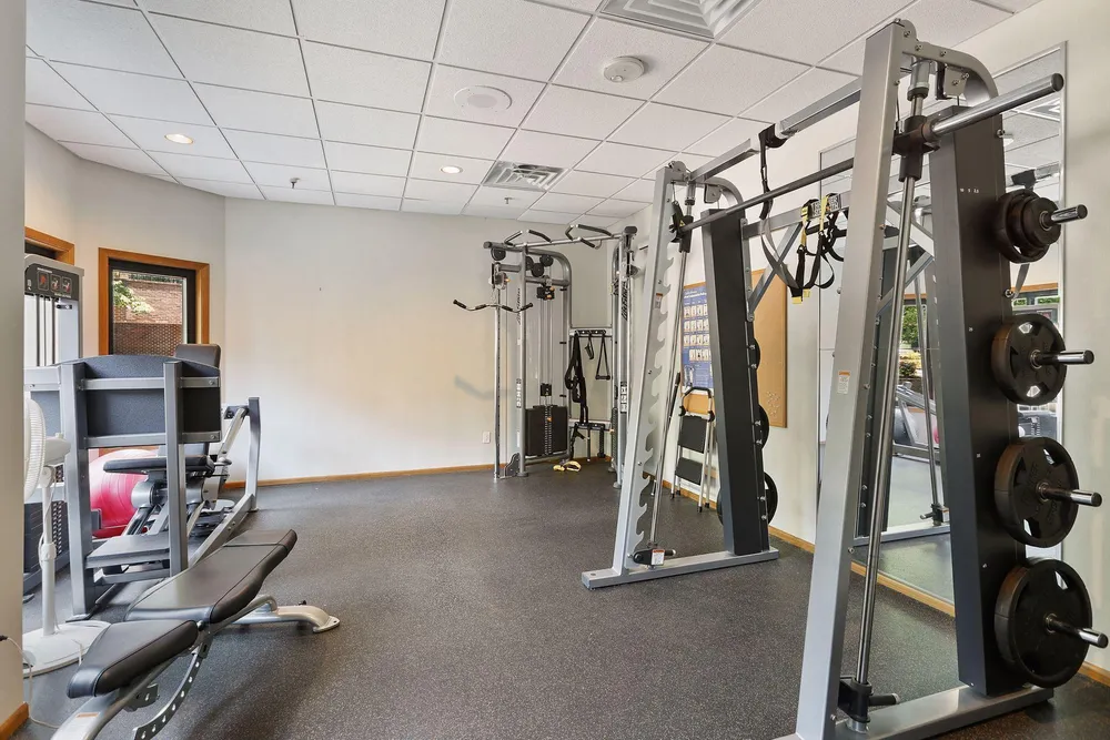 1235 Yale Pl, Minneapolis, MN 55403
