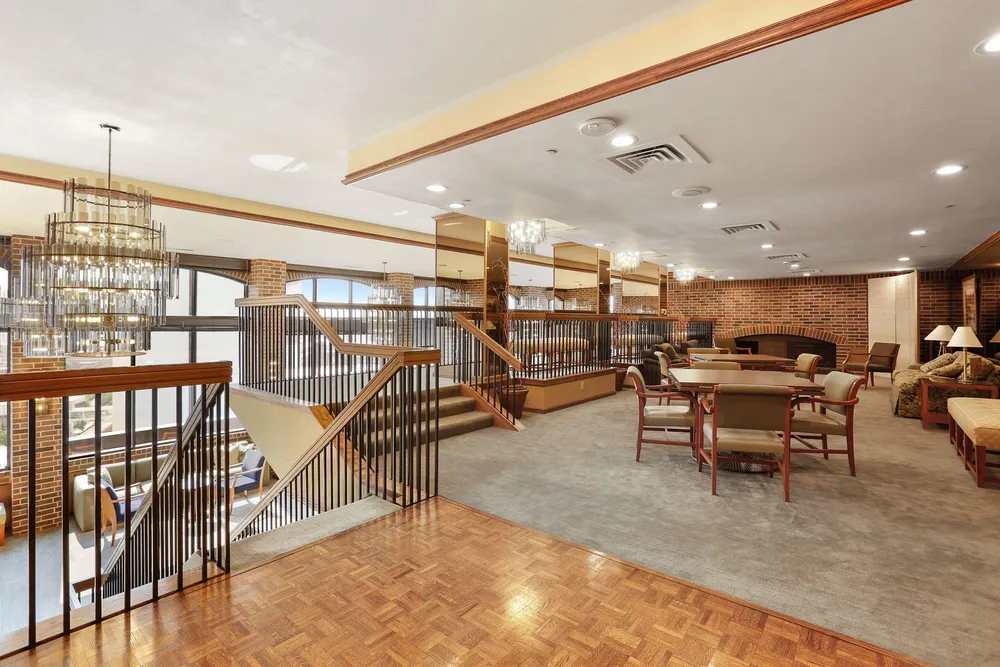 1235 Yale Pl, Minneapolis, MN 55403