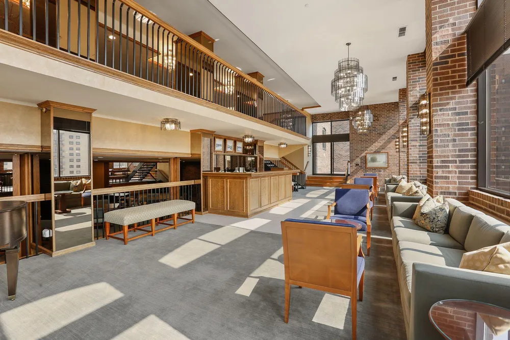 1235 Yale Pl, Minneapolis, MN 55403