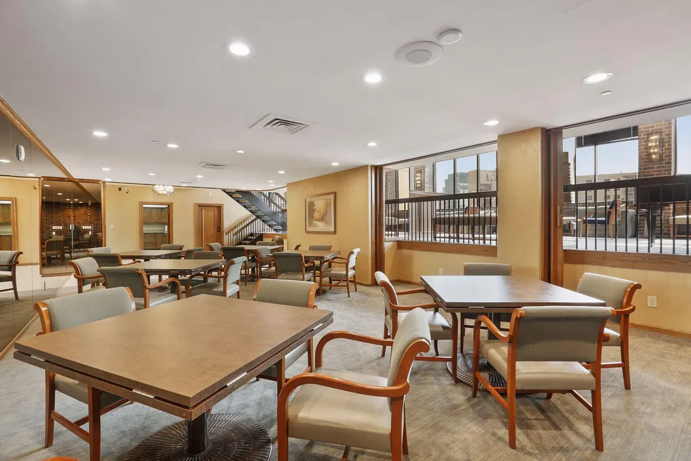 1235 Yale Pl, Minneapolis, MN 55403