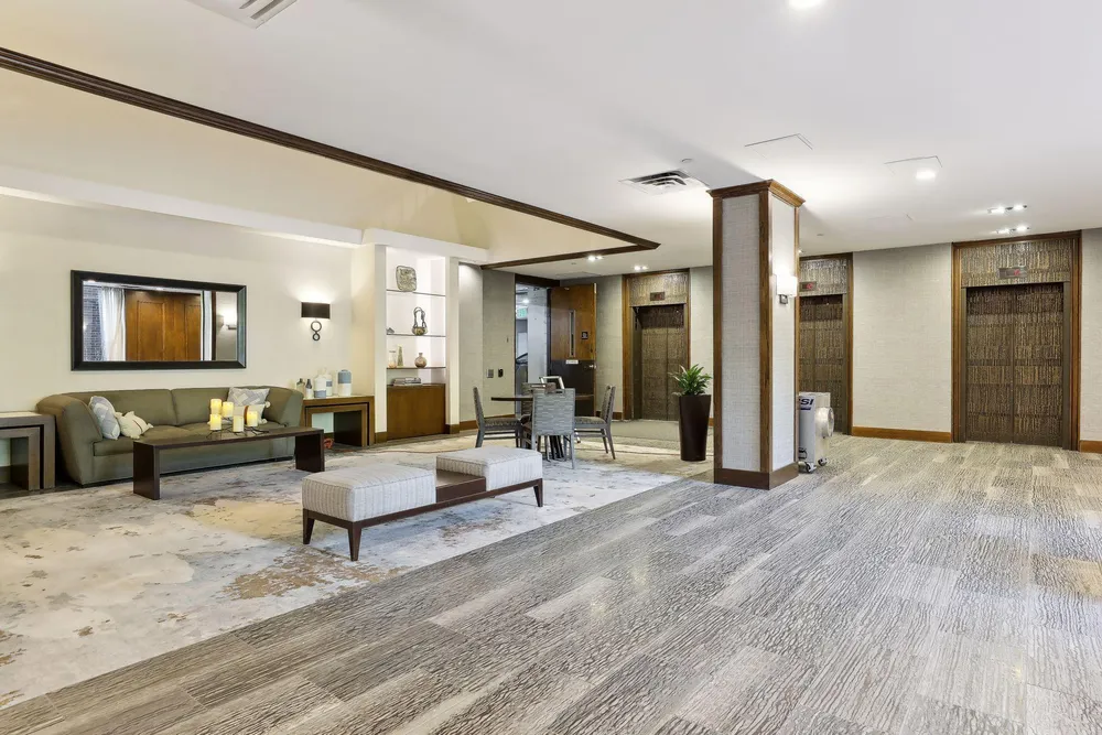 1235 Yale Pl, Minneapolis, MN 55403
