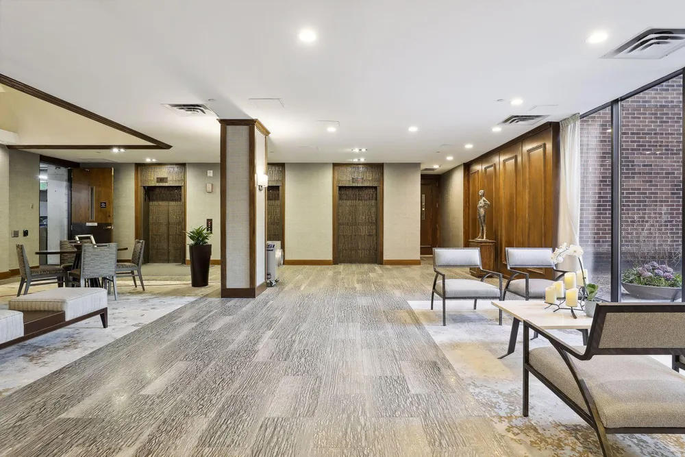 1235 Yale Pl, Minneapolis, MN 55403