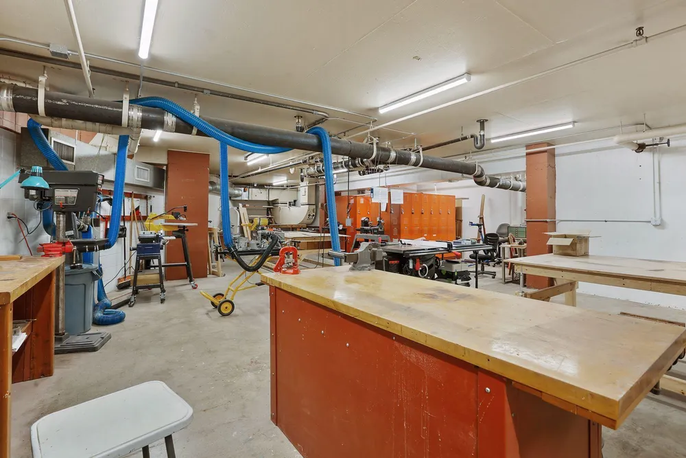 1235 Yale Pl, Minneapolis, MN 55403