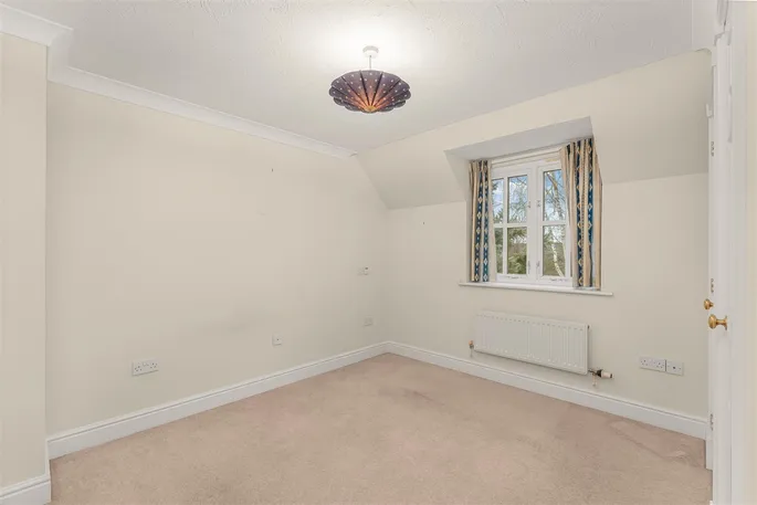 Property carousel image 12