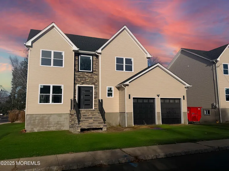 68 Main St, Manalapan, NJ 07726