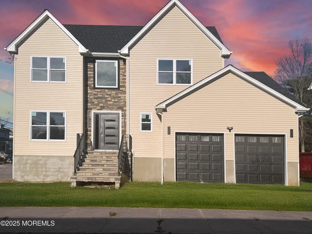 68 Main St, Manalapan, NJ 07726