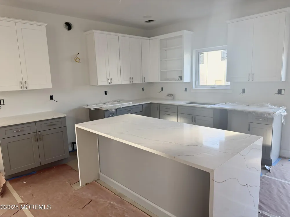 68 Main St, Manalapan, NJ 07726