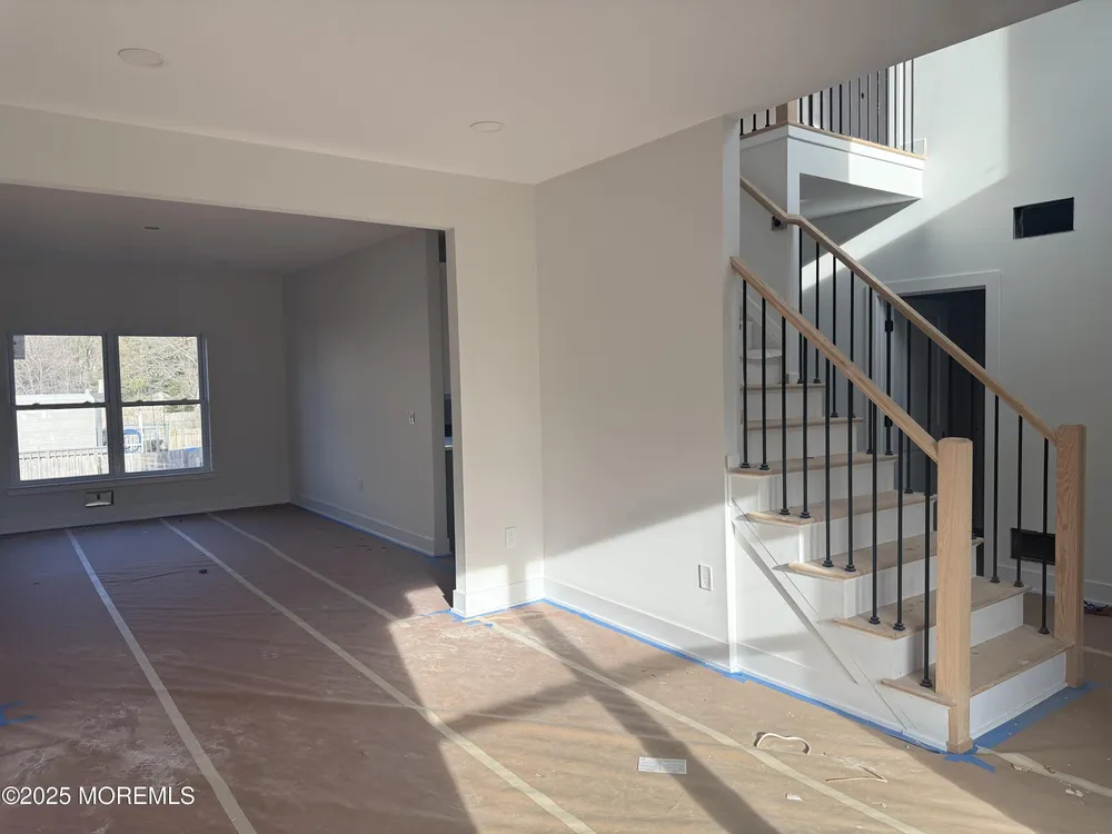 68 Main St, Manalapan, NJ 07726