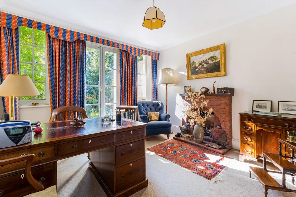 Aldenham Road, Elstree, WD6