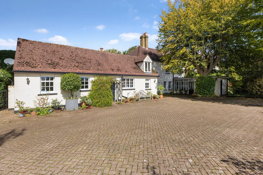Aldenham Road, Elstree, WD6