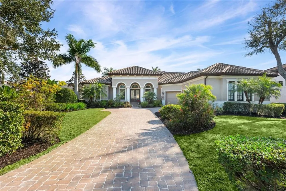3531 Founders Club Dr, Sarasota, FL 34240-1434