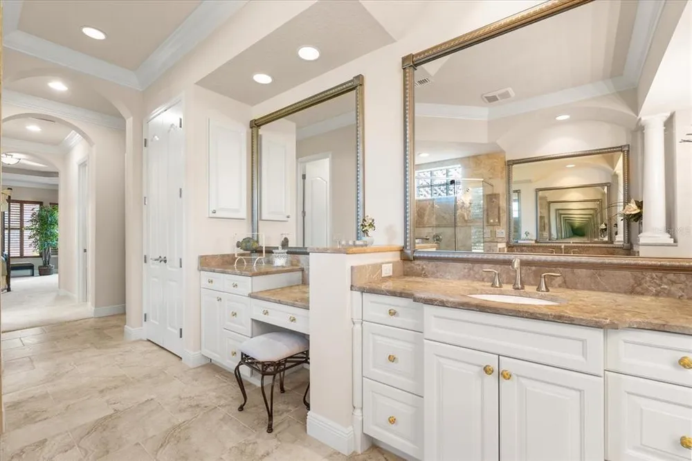 3531 Founders Club Dr, Sarasota, FL 34240-1434