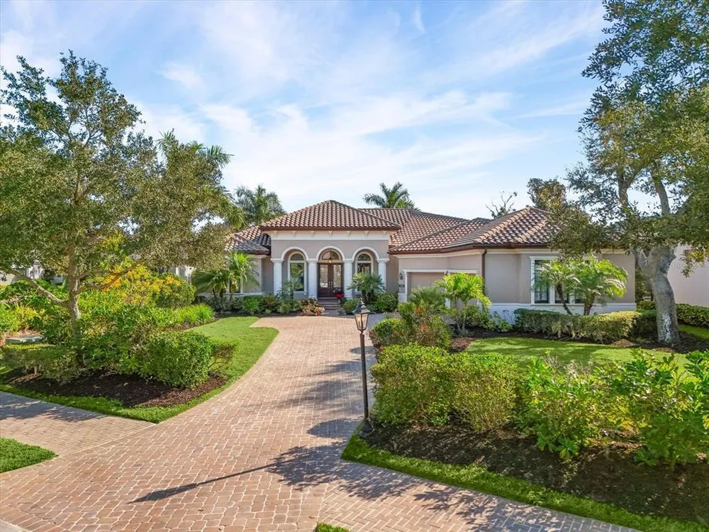 3531 Founders Club Dr, Sarasota, FL 34240-1434
