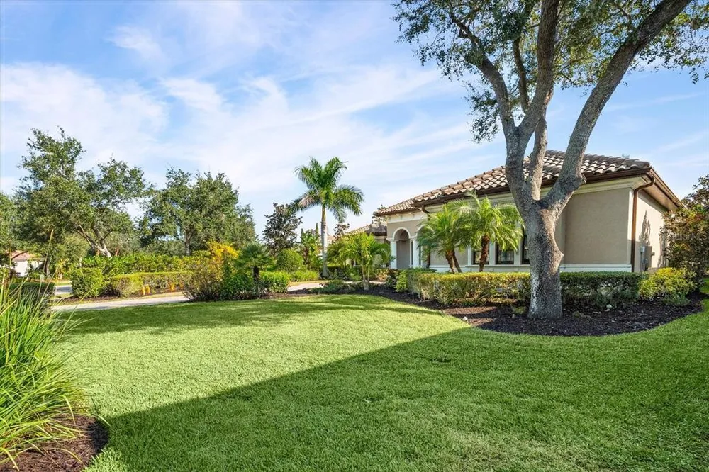3531 Founders Club Dr, Sarasota, FL 34240-1434