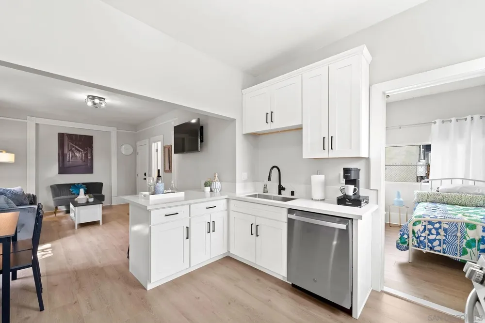 2174 Logan Ave, San Diego, CA 92113