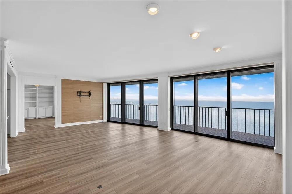 4500 Ocean Dr, Corpus Christi, TX 78412