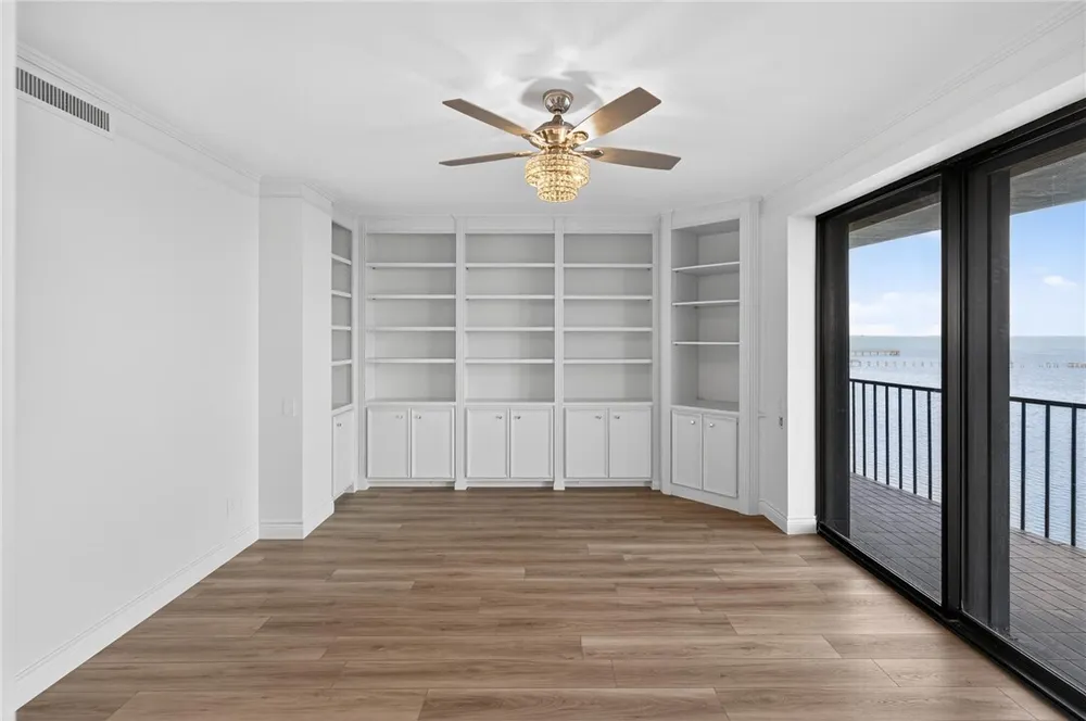 4500 Ocean Dr, Corpus Christi, TX 78412