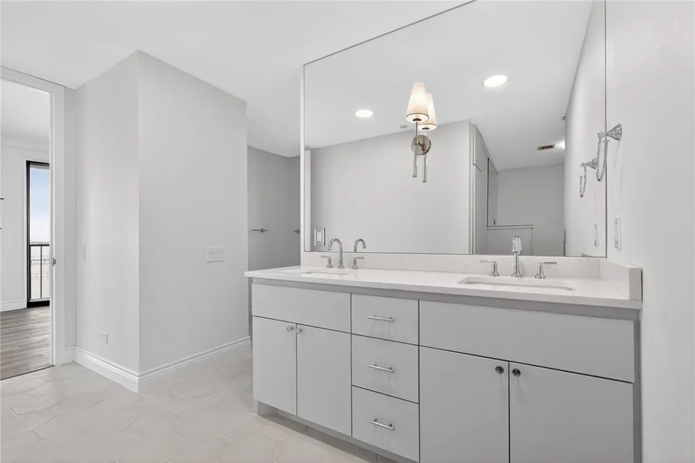 4500 Ocean Dr, Corpus Christi, TX 78412