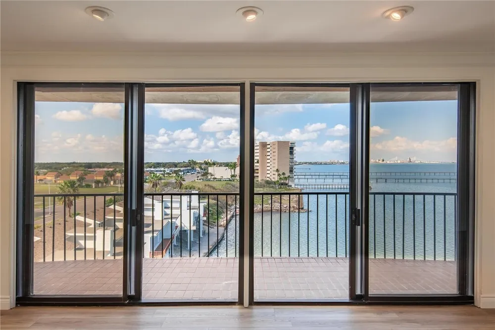4500 Ocean Dr, Corpus Christi, TX 78412