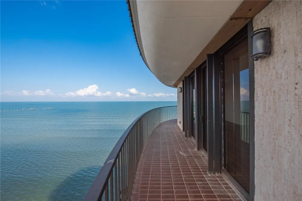 4500 Ocean Dr, Corpus Christi, TX 78412