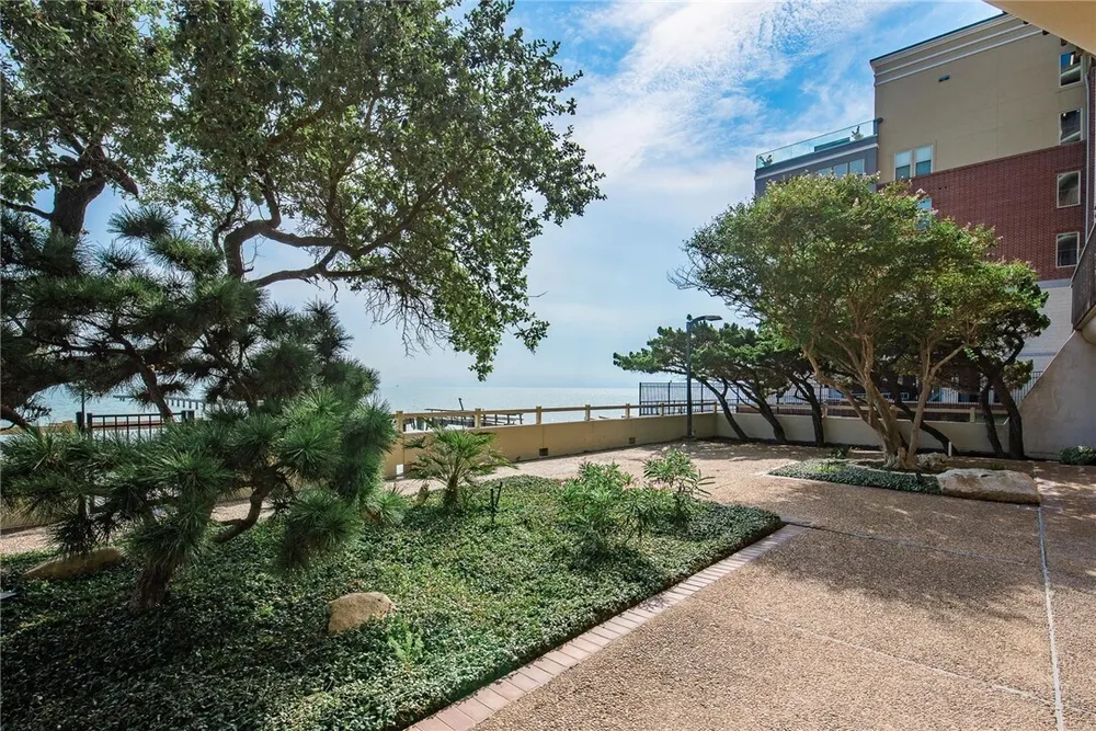 4500 Ocean Dr, Corpus Christi, TX 78412