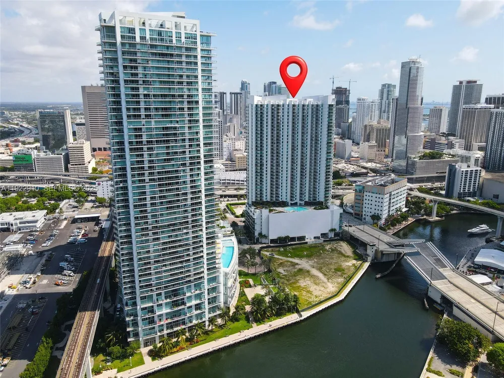350 S Miami Ave, Miami, FL 33130