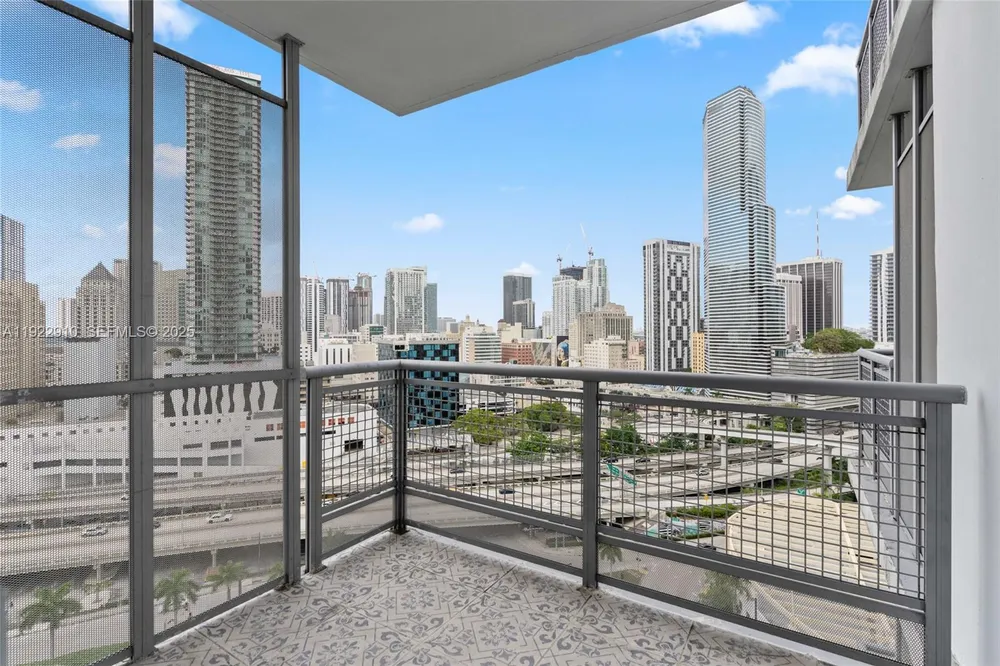 350 S Miami Ave, Miami, FL 33130